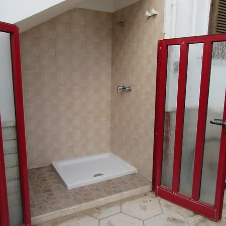Casa Vacanze Paola * 토레 라필로
