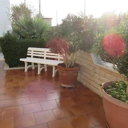 Casa Vacanze Paola 빌라 토레 라필로